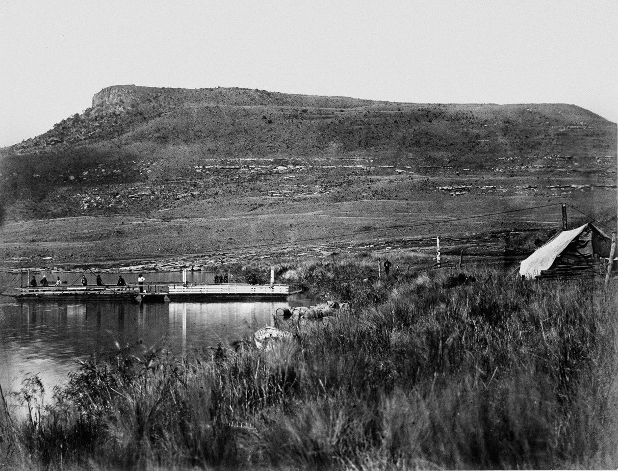 Posti Rorkes Driftissä Signal Hillin kaukaisuudessa, 1879 tekijältä English Photographer