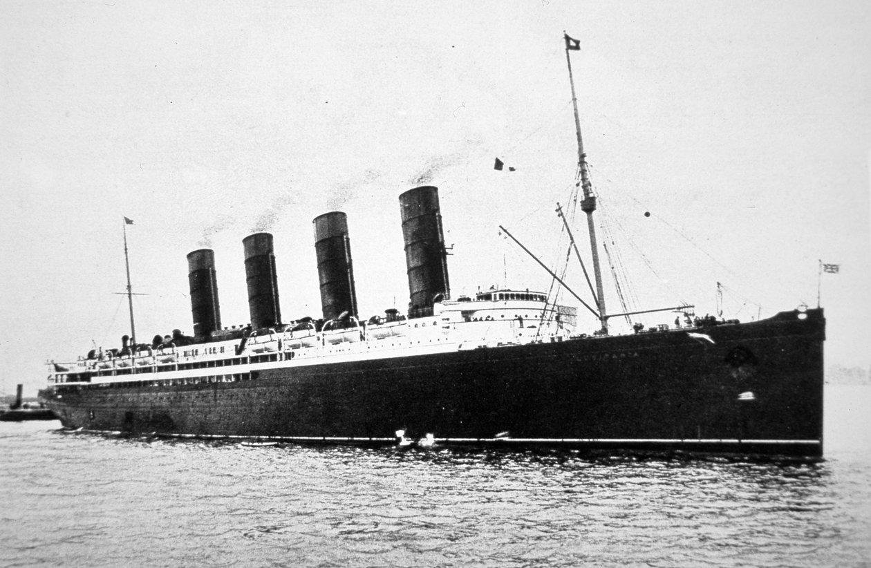 RMS Lusitania tekijältä English Photographer