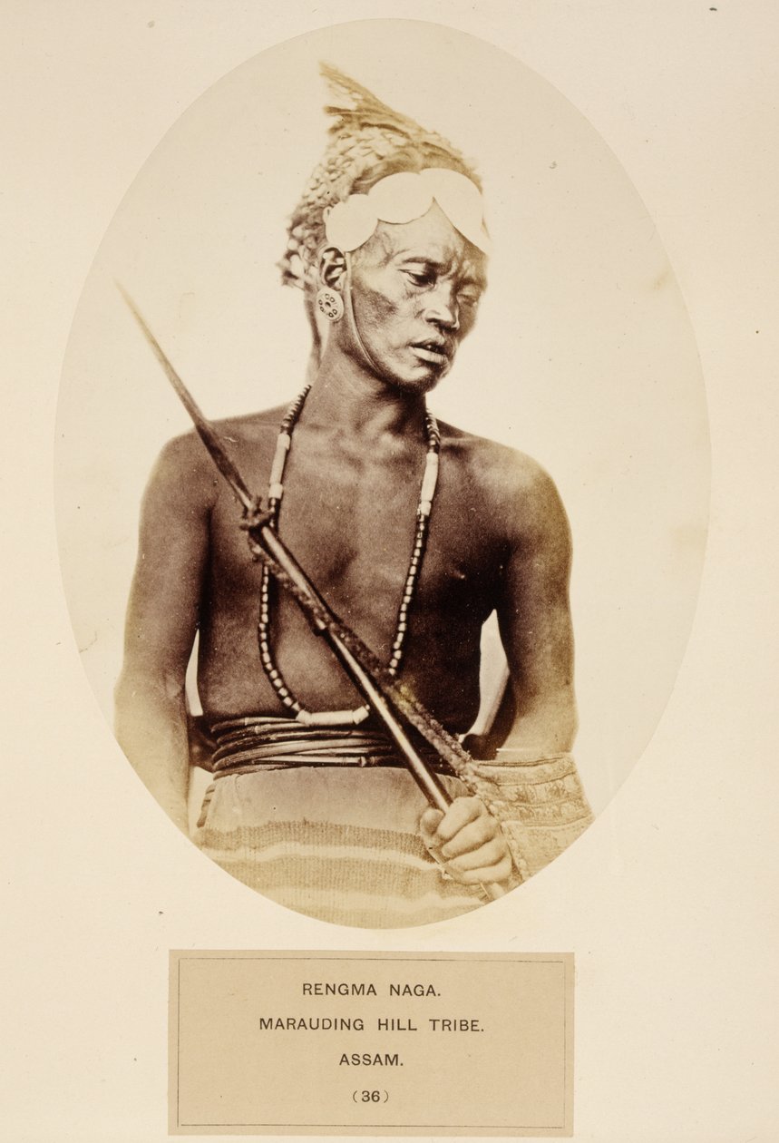 Rengma Naga, Marauding Hill Tribe, Assam, J. Forbes Watsonin teoksesta The People of India, julkaistu 1868 (albumiprintti) tekijältä English Photographer