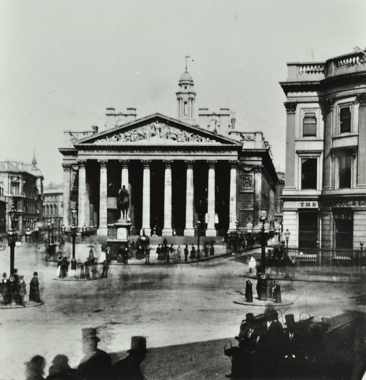 Royal Exchange, Threadneedle Street, Lontoon kaupunki, 1880 tekijältä English Photographer