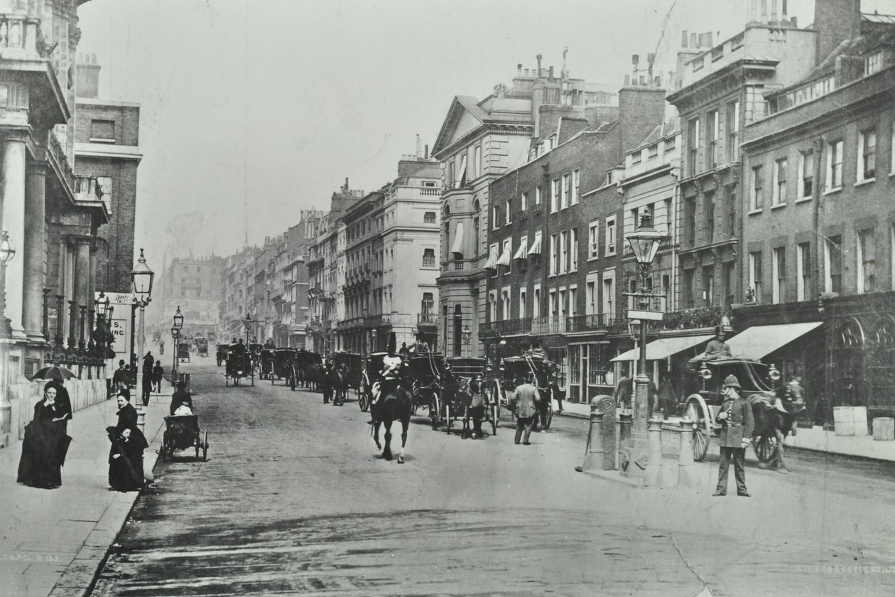 Saint Jamess Street, Westminster LB: katsot pohjoiseen Pall Mallista, 1895 tekijältä English Photographer