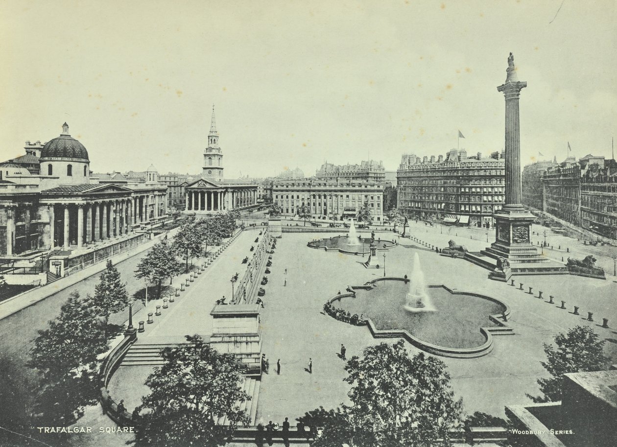 Saint Martin in the Fields National Gallery Nelsons-pylväs, Trafalgar Square, Westminster LB: kattonäkymä itään, 1895 tekijältä English Photographer