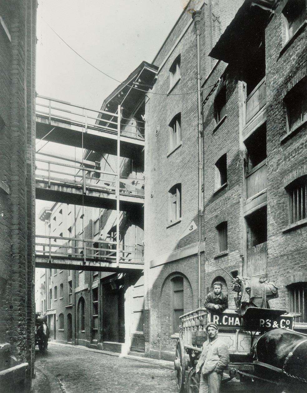 Shad Thames, Lontoo, 1890 tekijältä English Photographer