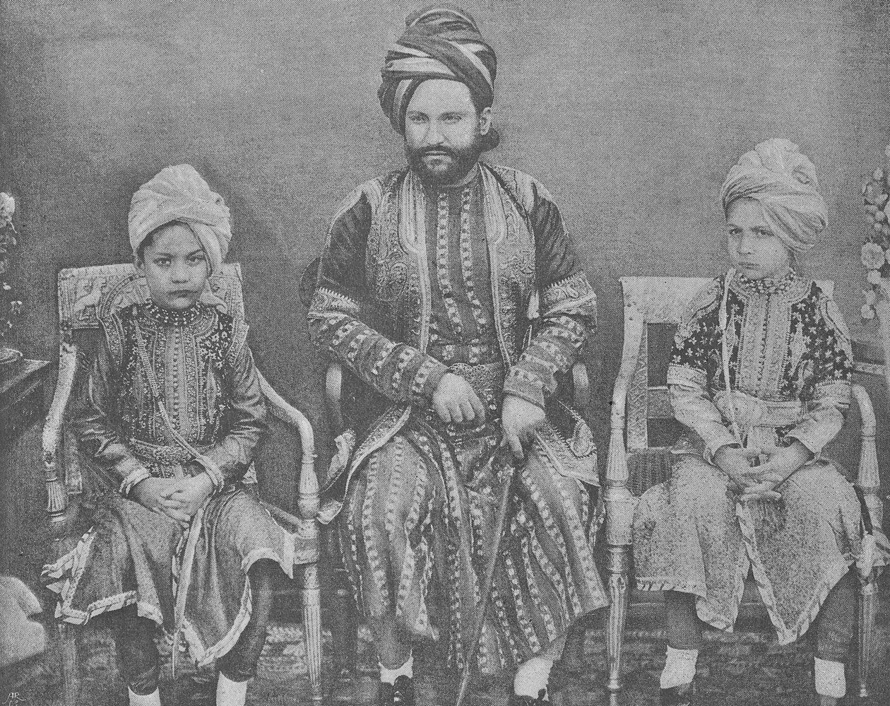 Sulttaani Shah Jahanin, Bhopalin Begumin vävy ja pojanpojat (kaiverrus) tekijältä English Photographer