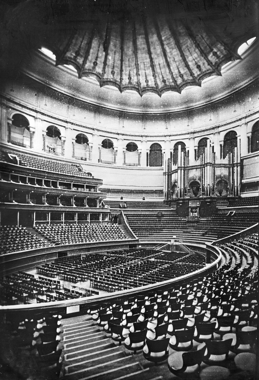 Royal Albert Hall, Lontoo, noin 1880-luku tekijältä English Photographer