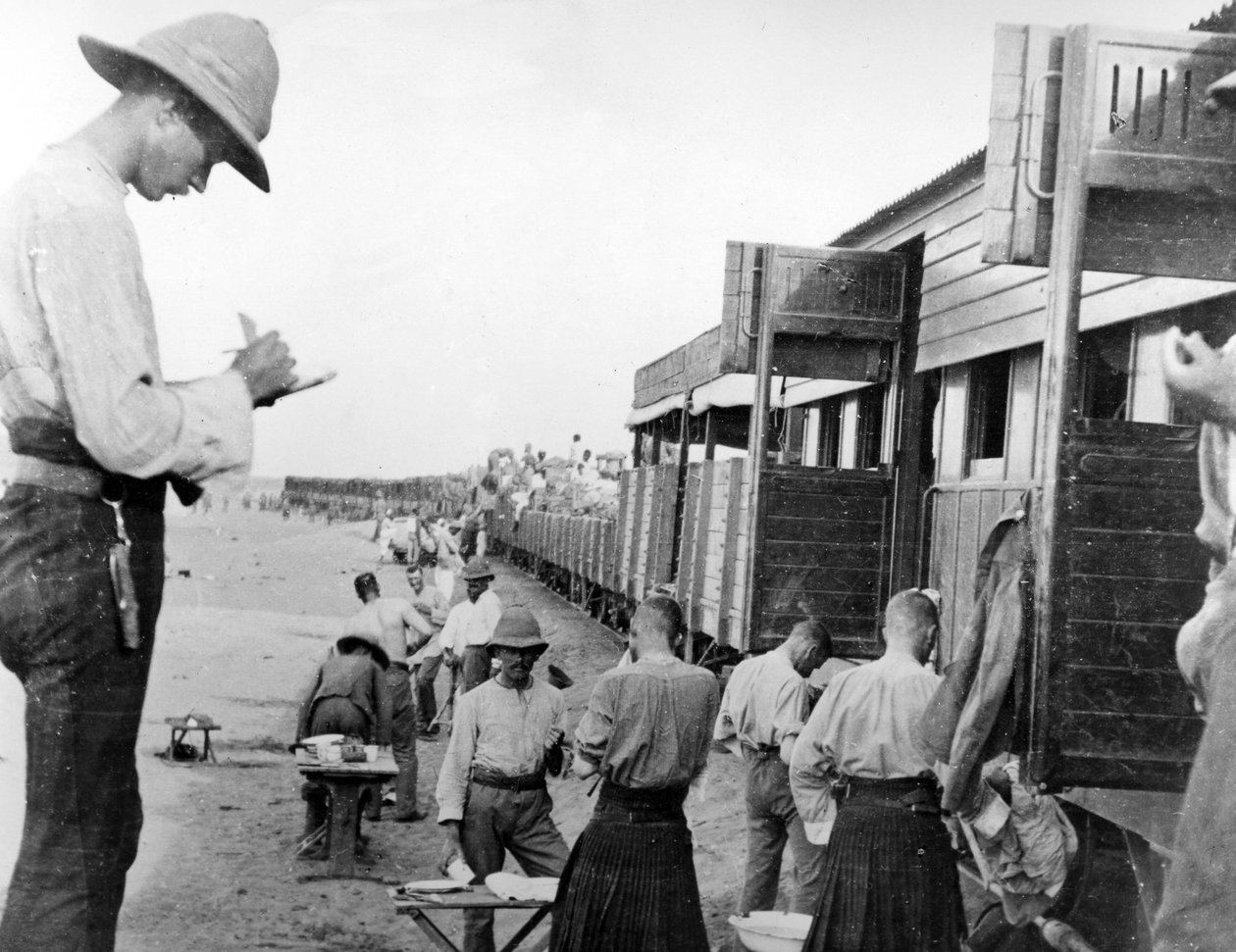 WC junan pysähtyessä Abu Hamedissa, 14. syyskuuta 1898. tekijältä English Photographer