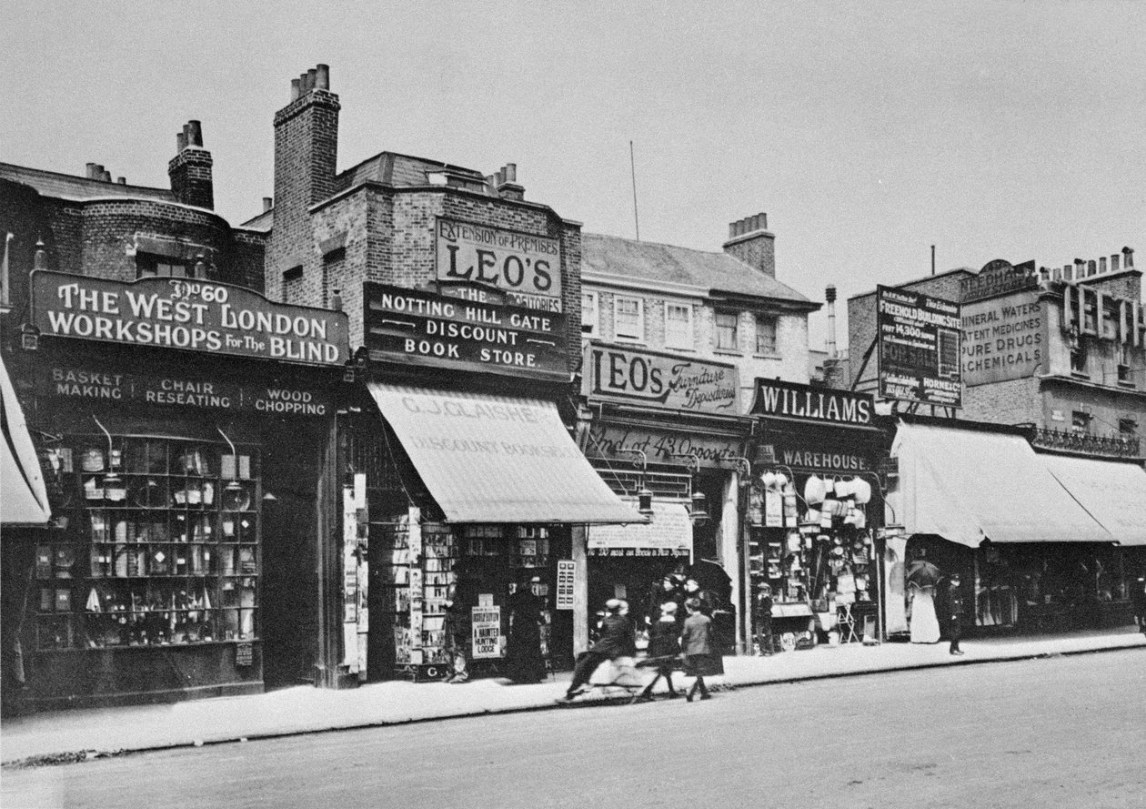 Näkymä Notting Hill Gateen, noin 1913 tekijältä English Photographer