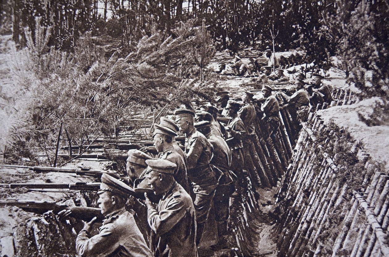 Ensimmäisen maailmansodan venäläiset joukot haudassa Dvina-joen rintamalla, syyskuu 1917 (b/w kuva) tekijältä English Photographer