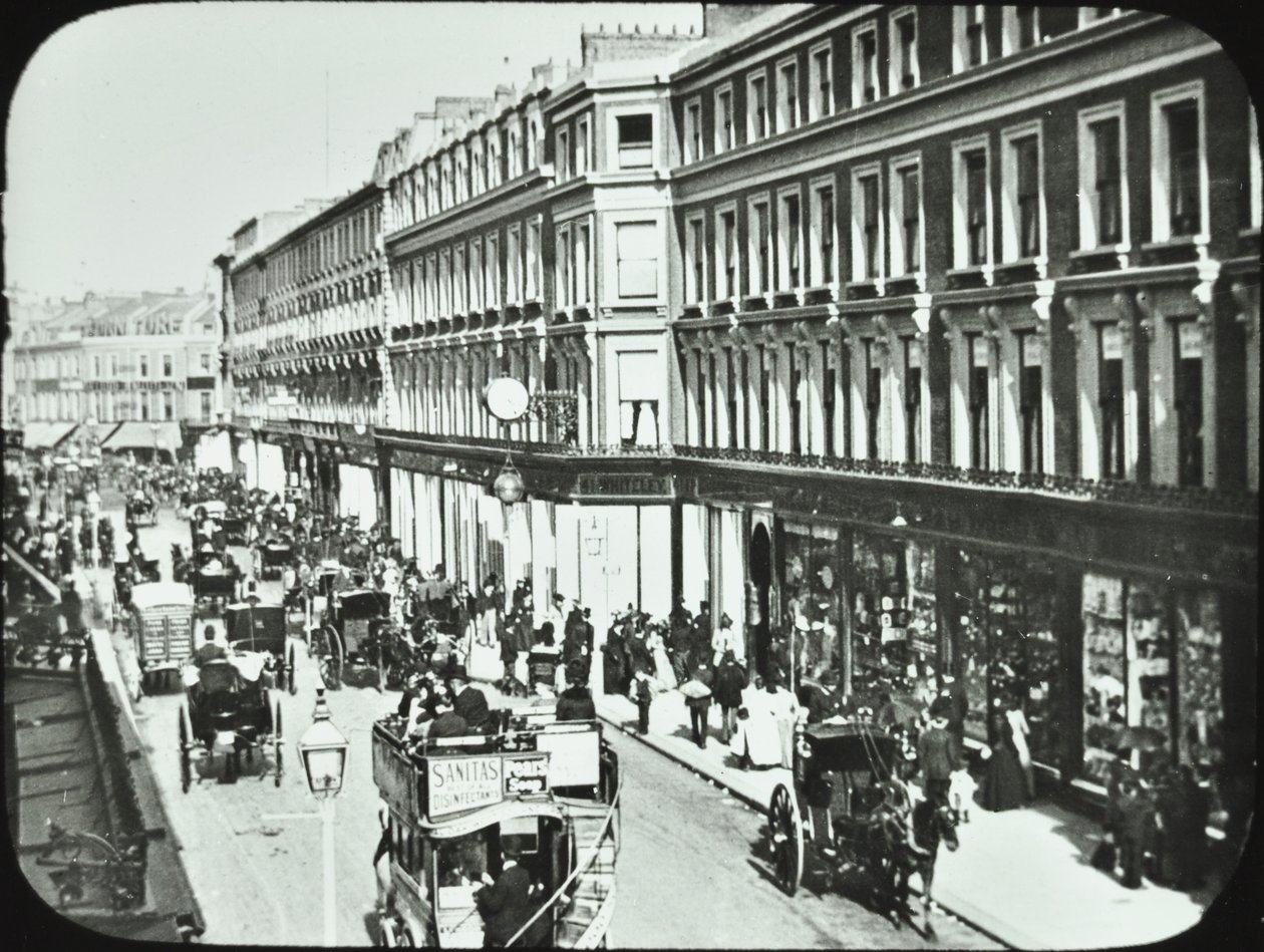 Whiteleys, Westbourne Grove, Westminster LB: katsot länteen, 1895 tekijältä English Photographer