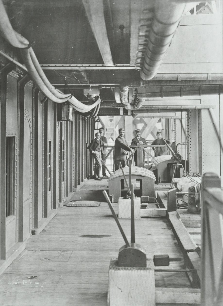 Woolwich Ferry: North Ponttoni hydraulinen vipualusta, 1896 tekijältä English Photographer