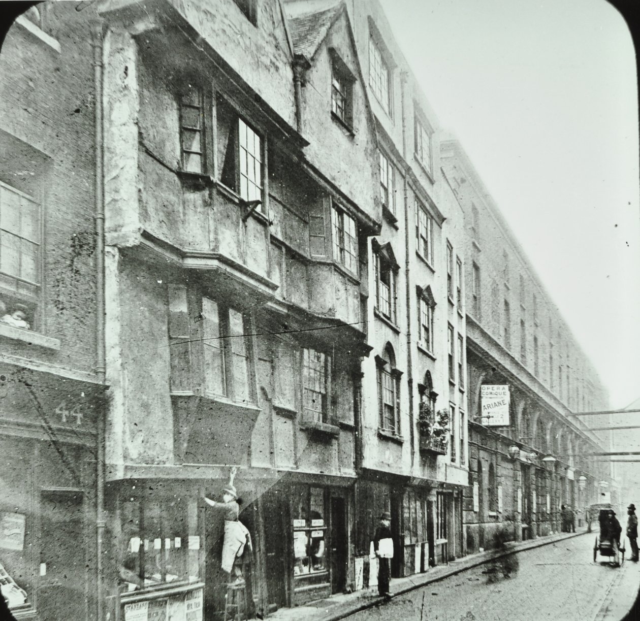 Wych Street, Westminster LB: katsot länteen, 1890 tekijältä English Photographer