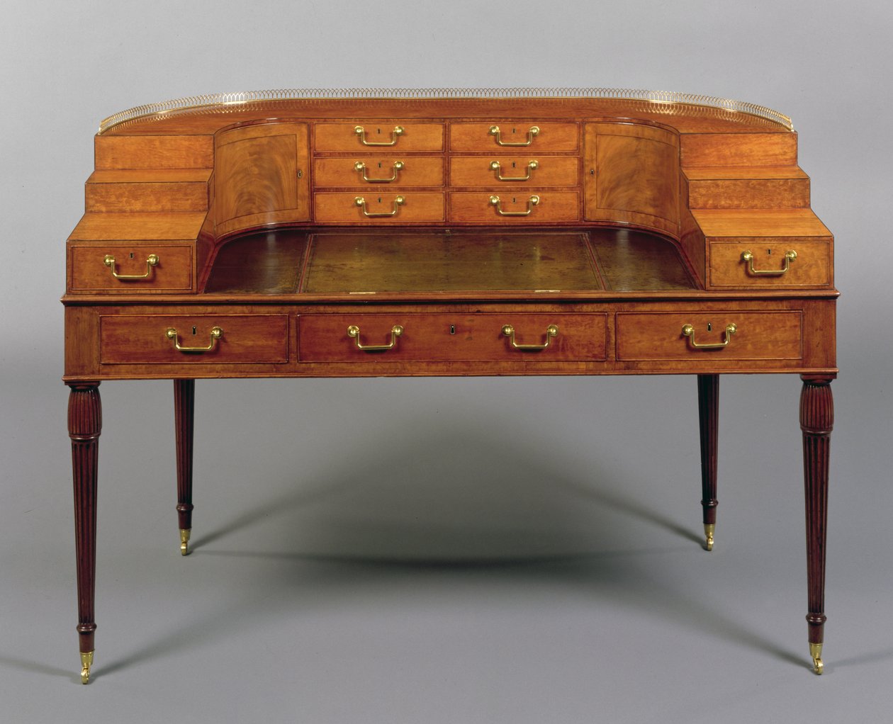 George III Carlton House Desk, n. 1800 (puu) tekijältä English School