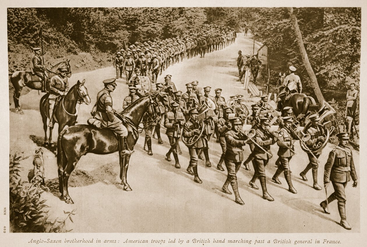 Anglosaksilainen aseveljeys: brittiläisen joukon johtamat amerikkalaiset joukot marssivat brittikenraalin ohi Ranskassa, 1914-1919 tekijältä English School