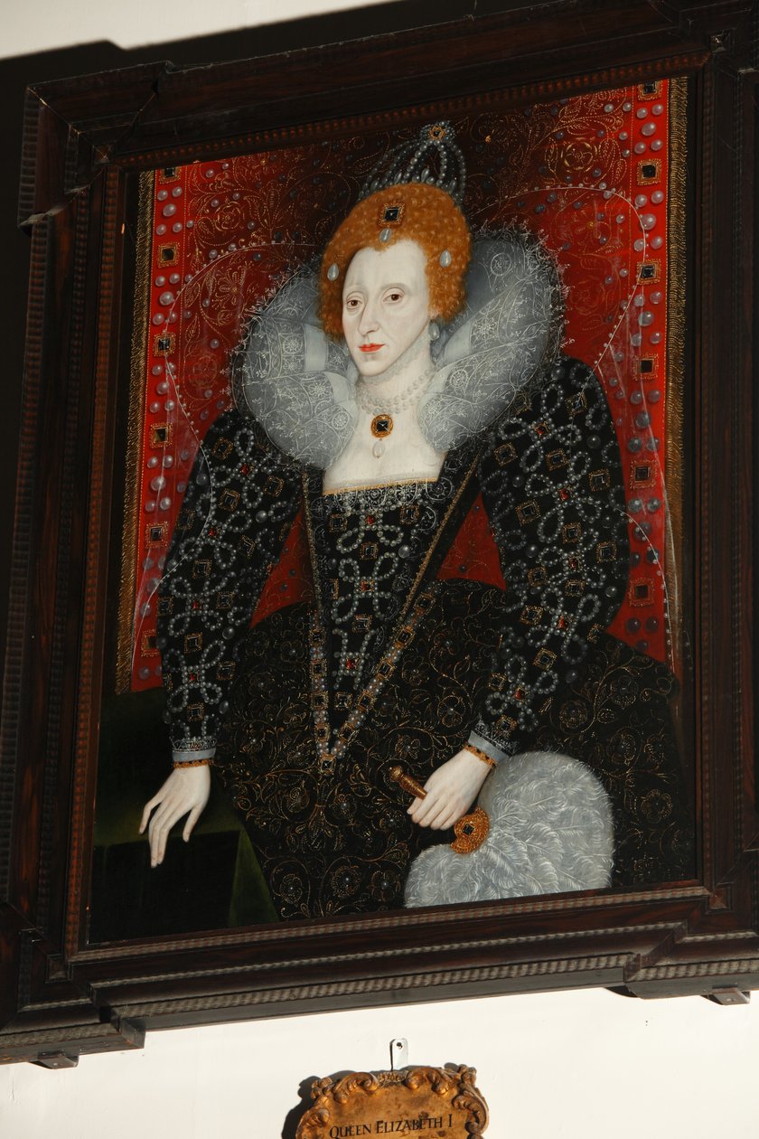 Elisabet I (1533-1603), noin 1590 (öljy paneelille). tekijältä English School