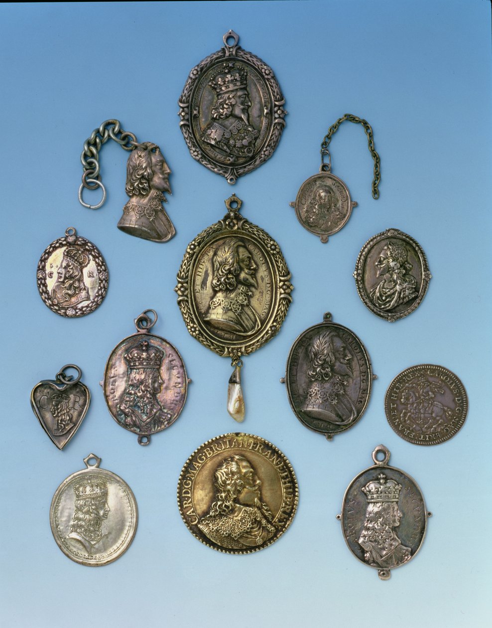 Englannin sisällissodan merkit Charles I:n (1625-49) kannattajille (metalli) tekijältä English School