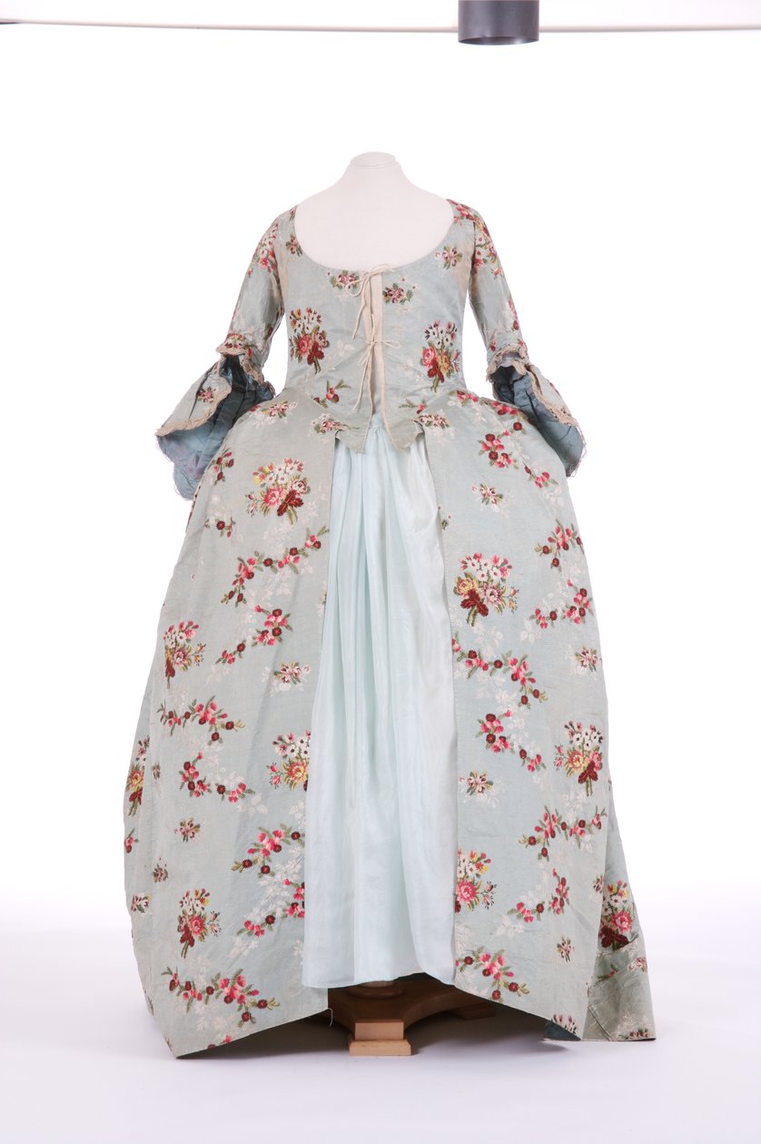 Etunäkymä säkkitakamekosta, 1760-luku (brokaadittu silkki) tekijältä English School