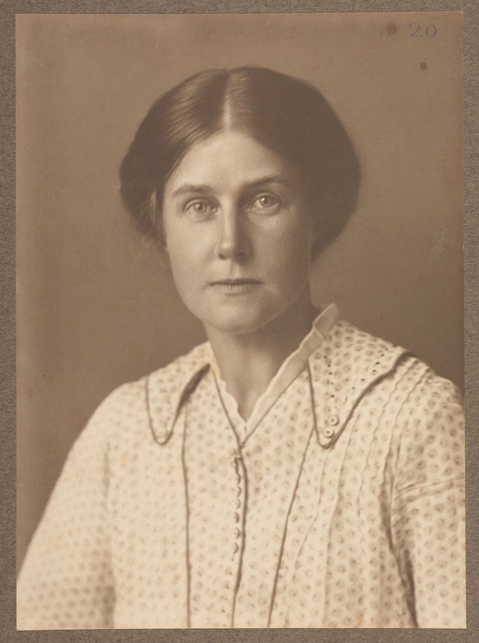 Harriet Weaver, lokakuu 1916 (seepiakuva) tekijältä English School