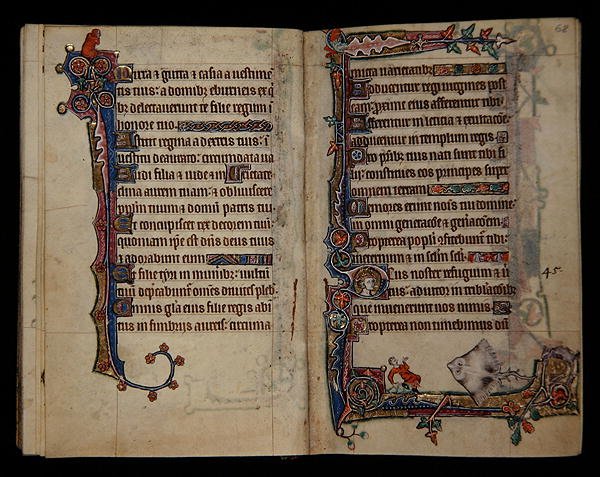 Ms 1-2005, ff.67v-68r: Jättiläisluistin hätkähtää miehen, reunakoristelu Macclesfield Psalterista, Use of Sarum, East Anglia, n. 1330 (vellum) tekijältä English School