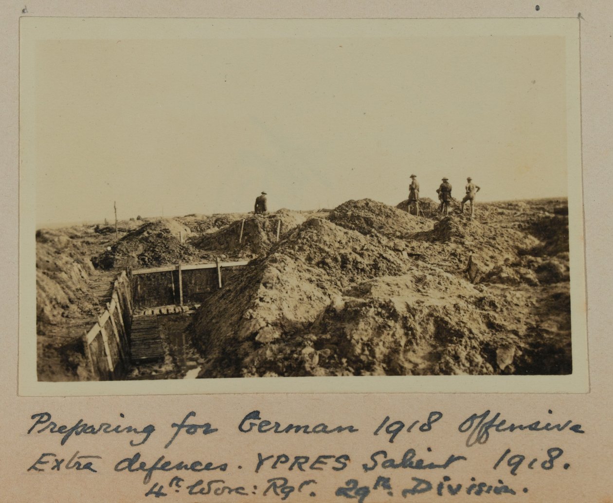 Valmistautuminen Saksan 1918 hyökkäykseen, lisäpuolustus, YPRES Salient 1918, 4th Worc: Rgt. 29. Jako (m/w kuva) tekijältä English School