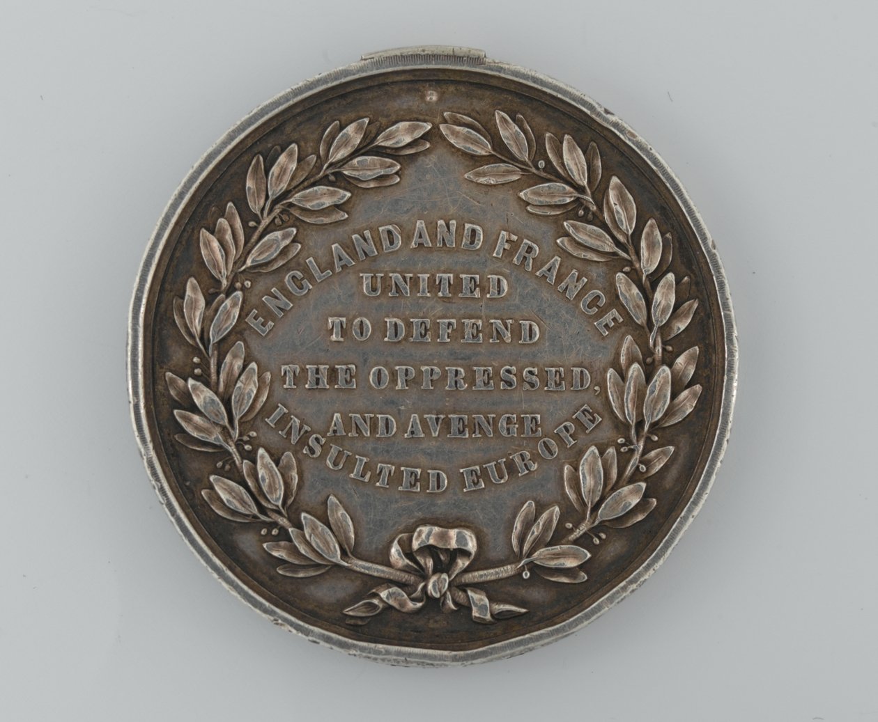 Hopeinen isänmaallisen rahaston mitali Englannin ja Ranskan liittouman muistoksi 1854, jonka myönsi Doverin pormestari, 1855 tekijältä English School