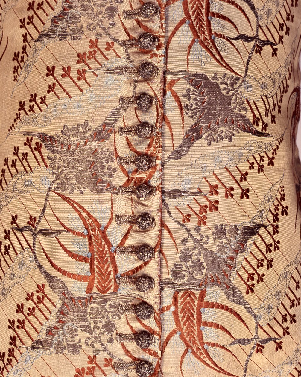 Hihallinen liivi, n. 1705-15 (silkki & brokaatti) tekijältä English School