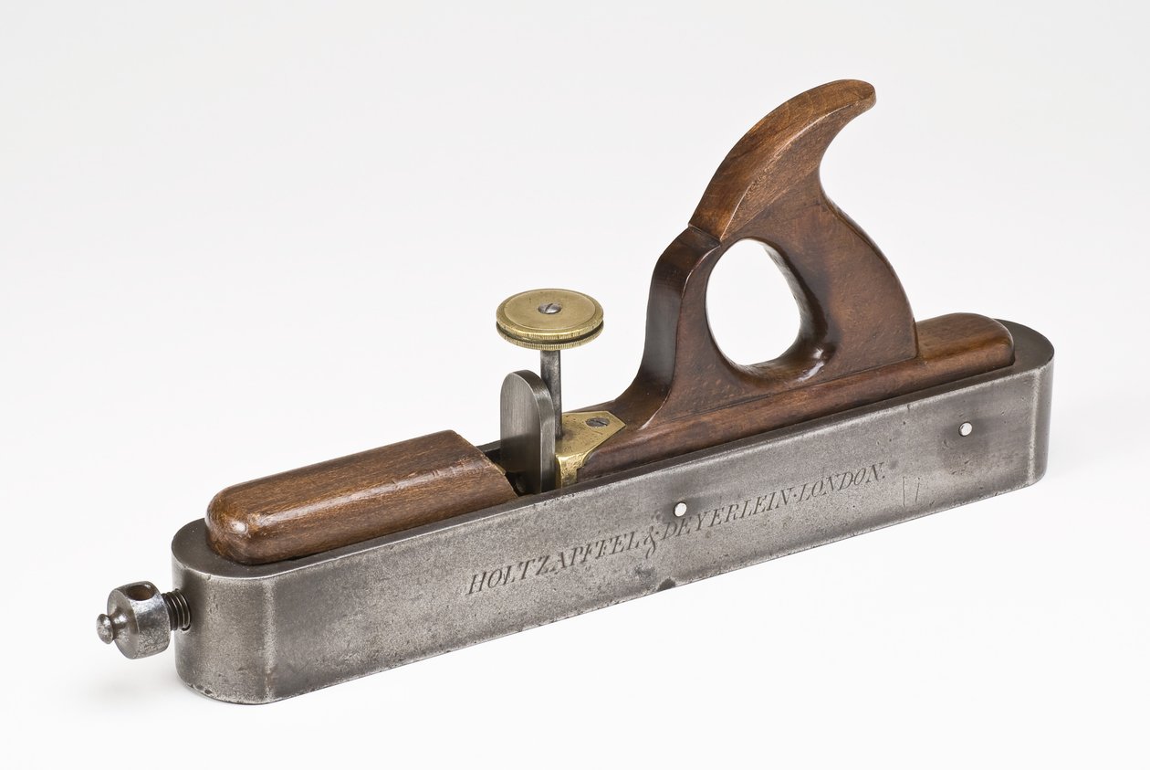 Smiths-kone, n. 1804-27 (pyökki, messinki ja valuteräs) tekijältä English School