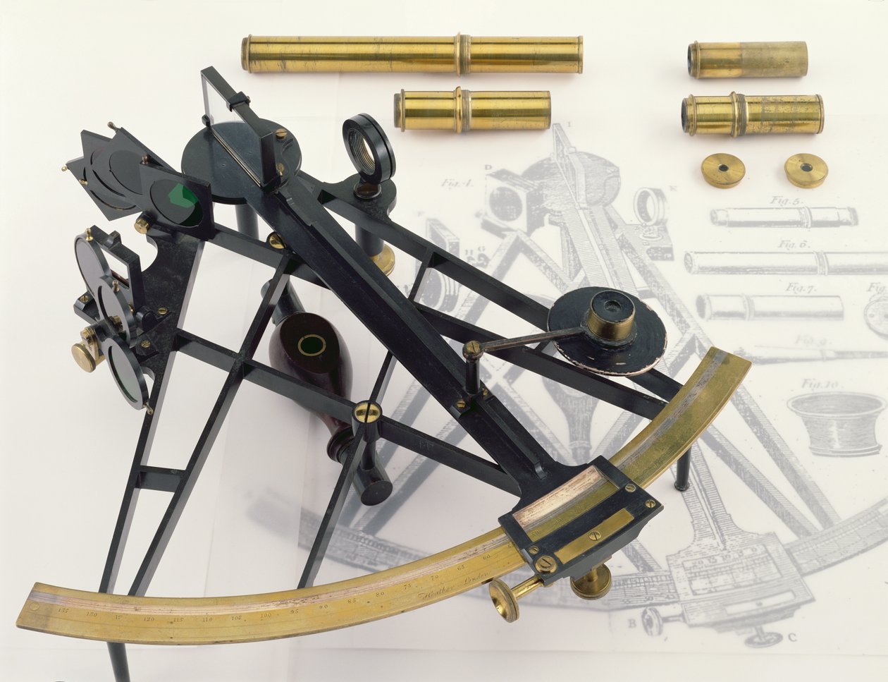 Ten Inch Sextant, luultavasti George Adamsin (1750-1795) allekirjoittama jälleenmyyjä William Healer (1763-1815) (messinki alkuperäisellä hapetetulla viimeistelyllä) tekijältä English School