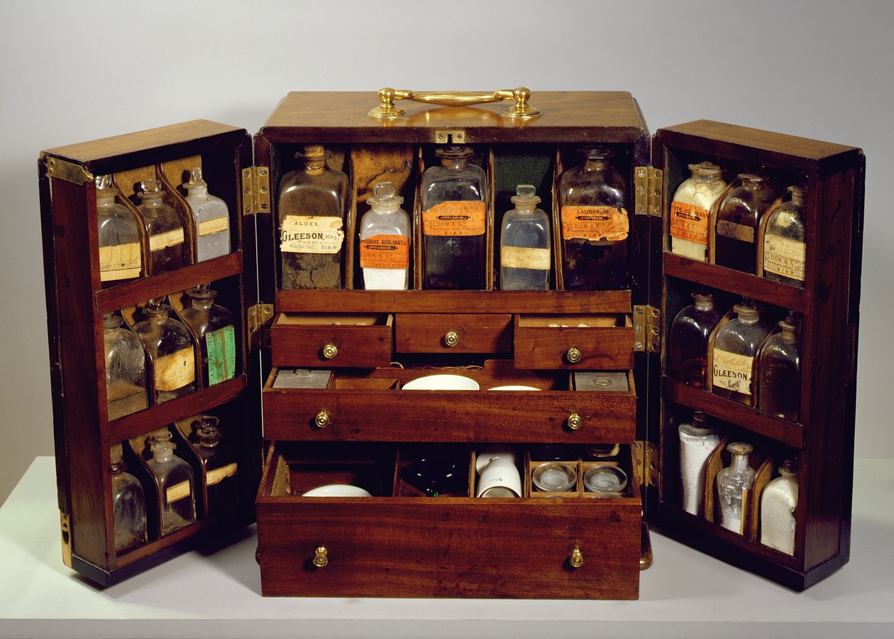 Traveling Pharmacy, n. 1820 (mahonki) tekijältä English School