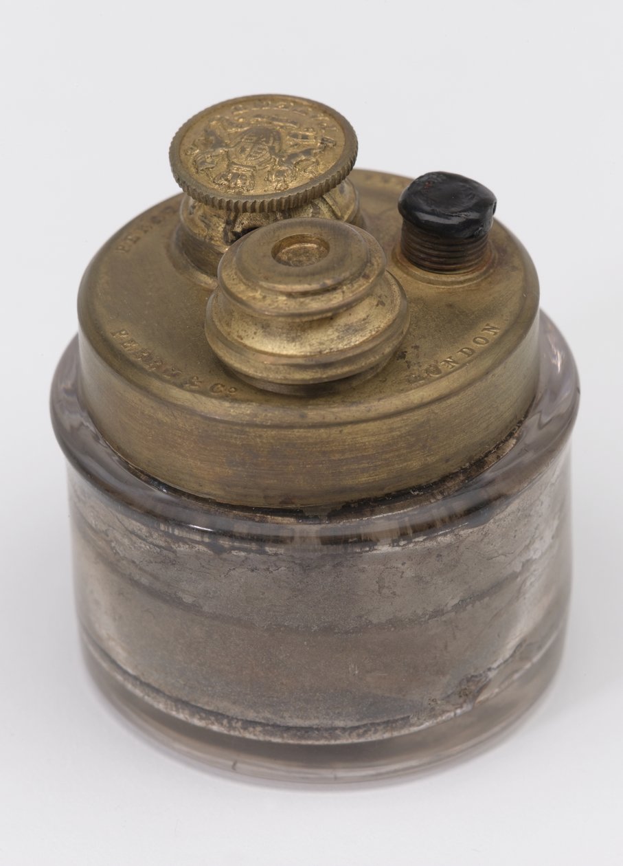 Travelling Inkwell, n. 1815 (mustesäiliö) tekijältä English School