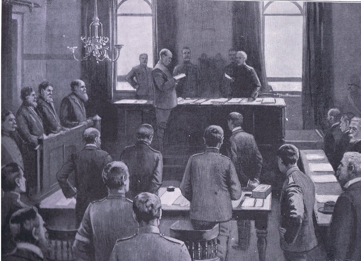 Oikeudenkäynti maanpetoksesta Bloemfonteinissa, teoksesta After Pretoria: The Guerilla War, jonka on julkaissut Harmsworth Bros Limited, 1901. tekijältä Enoch Ward