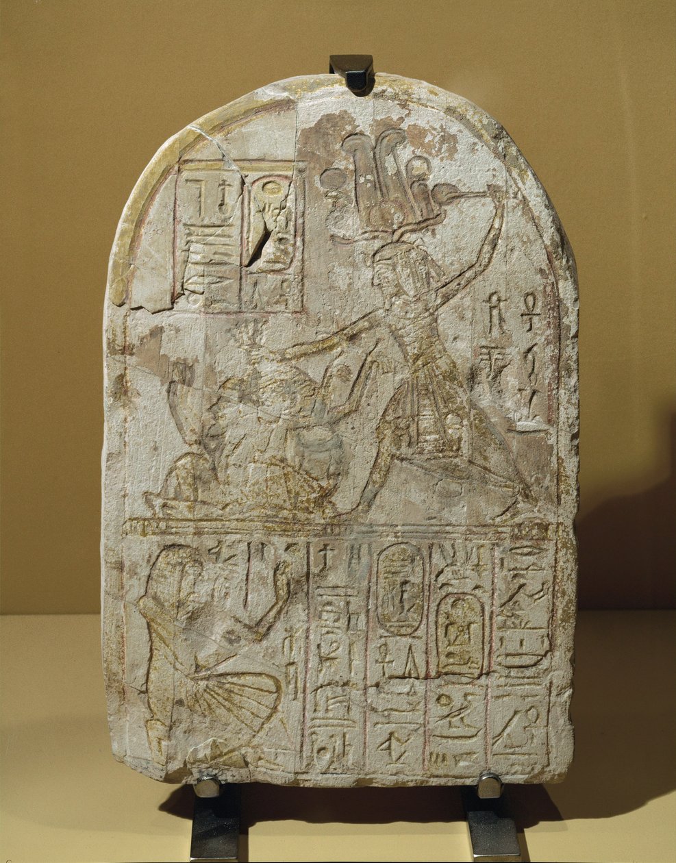 Faarao Ramses II lyömässä vankeja. Stele omistettu ... tekijältä Erich Lessing