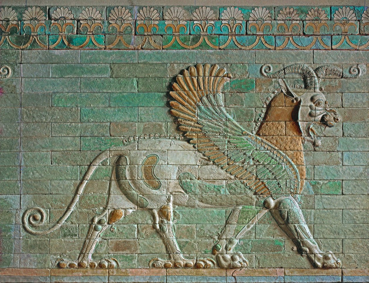 Siivekäs leijona, jolla on pässin pää ja aarnikotkan takajalat ... tekijältä Erich Lessing