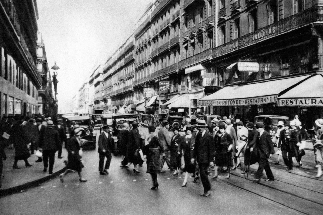 Rue Lafayette ostosten aikaan, Pariisi, 1931. tekijältä Ernest Flammarion