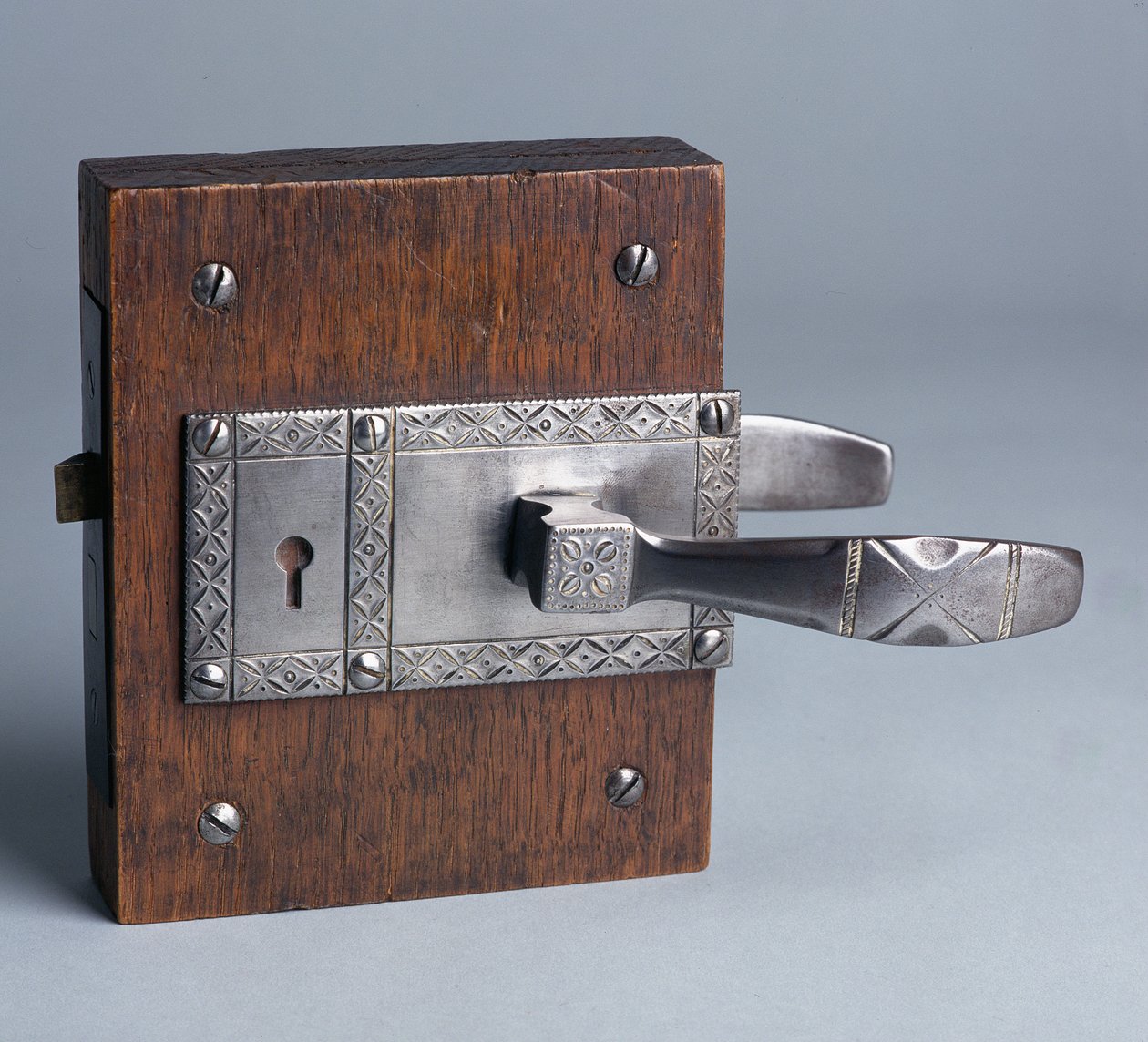Oven kahva, n. 1905-15 tekijältä Ernest William Gimson