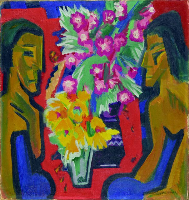 Stilleben mit zwei Holzfiguren und Blumen tekijältä Ernst Ludwig Kirchner