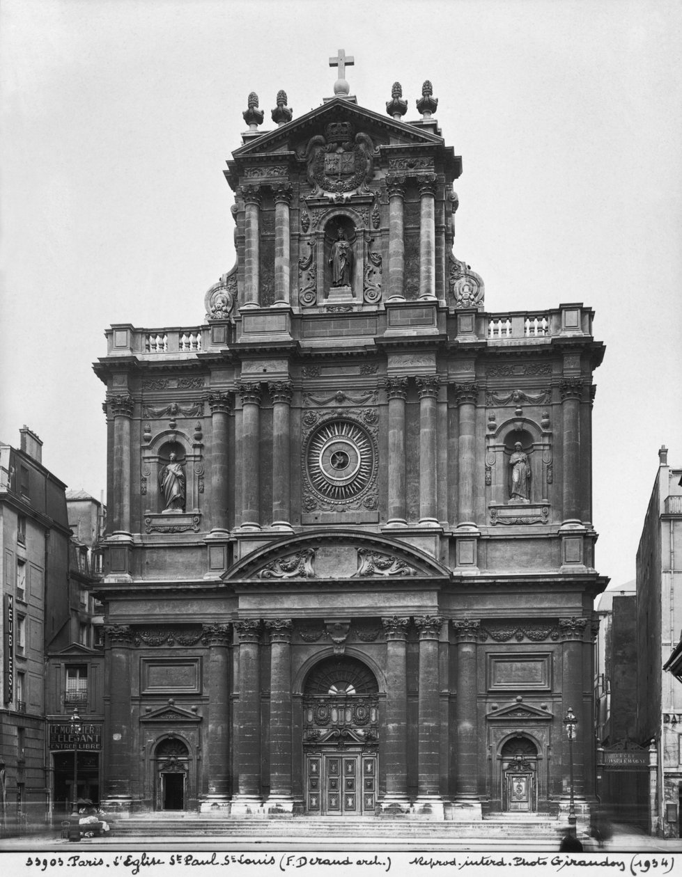 Näkymä Saint-Paul-Saint-Louis-kirkon julkisivusta, Pariisi, 1627-41. tekijältä Etienne and Derand, F. Martellange