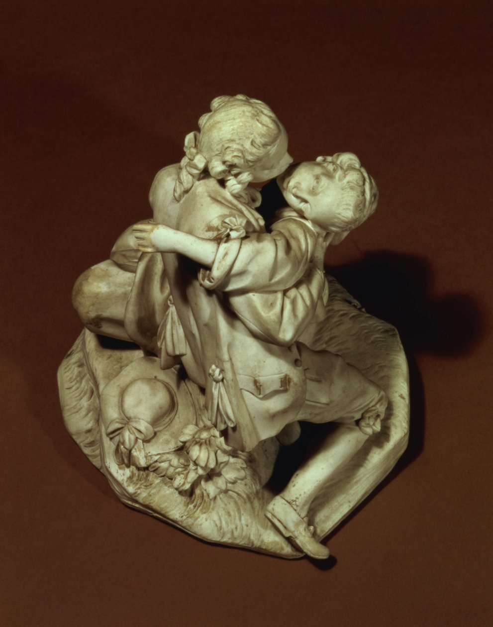 Suudelma, Sevresin ryhmä, Boucherin mukaan, 1765 (posliini). tekijältä Etienne Maurice Falconet