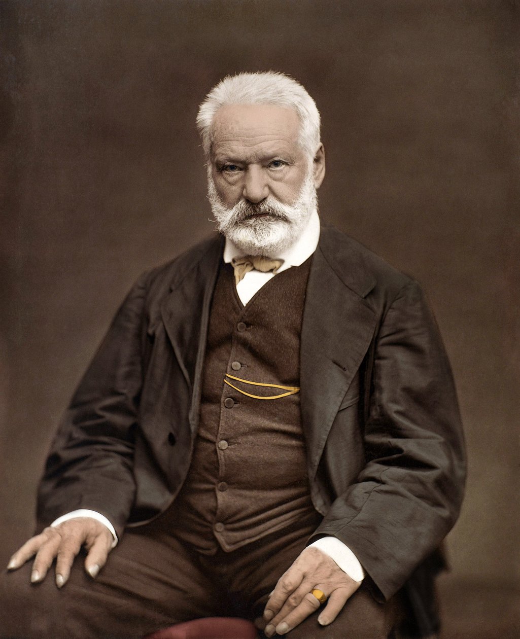 Victor Hugon (1802-1885), ranskalaisen kirjailijan ja runoilijan muotokuva, Väritys Etienne Carjatin (1828-1906) valokuvassa - Victor Hugo (1802-1885). Englantilainen kirjailija ja runoilija. noin 1870. Värillinen valokuva. tekijältä Etienne Carjat