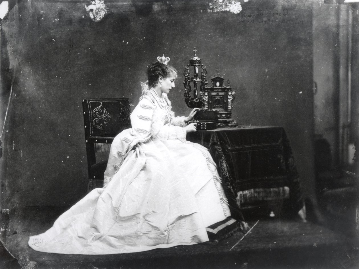 Sarah Bernhardt (1844-1923) Marie de Neubourgin roolissa Victor Hugon (1802-85) "Ruy Blas" -elokuvassa n. 1872 (b/w kuva) tekijältä Etienne Carjat