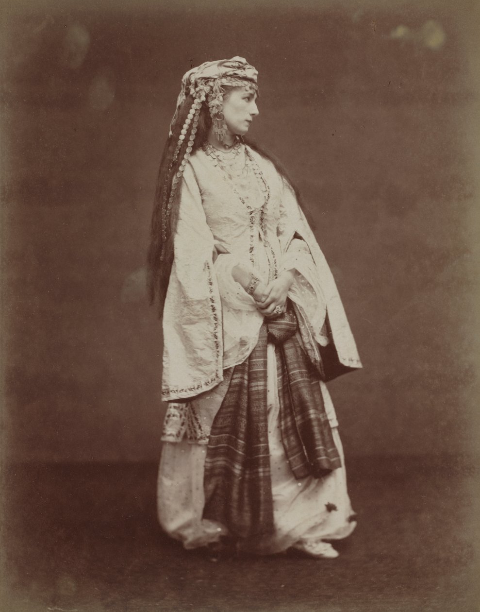 Sarah Bernhardt Voltairen "Zairessa". tekijältä Etienne Carjat
