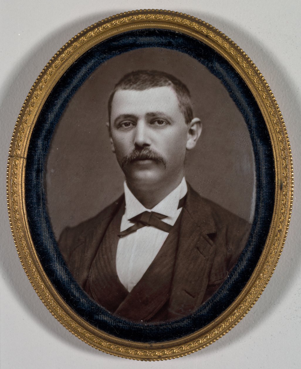 Nimetön miehen muotokuva, 1879. tekijältä Etienne Carjat