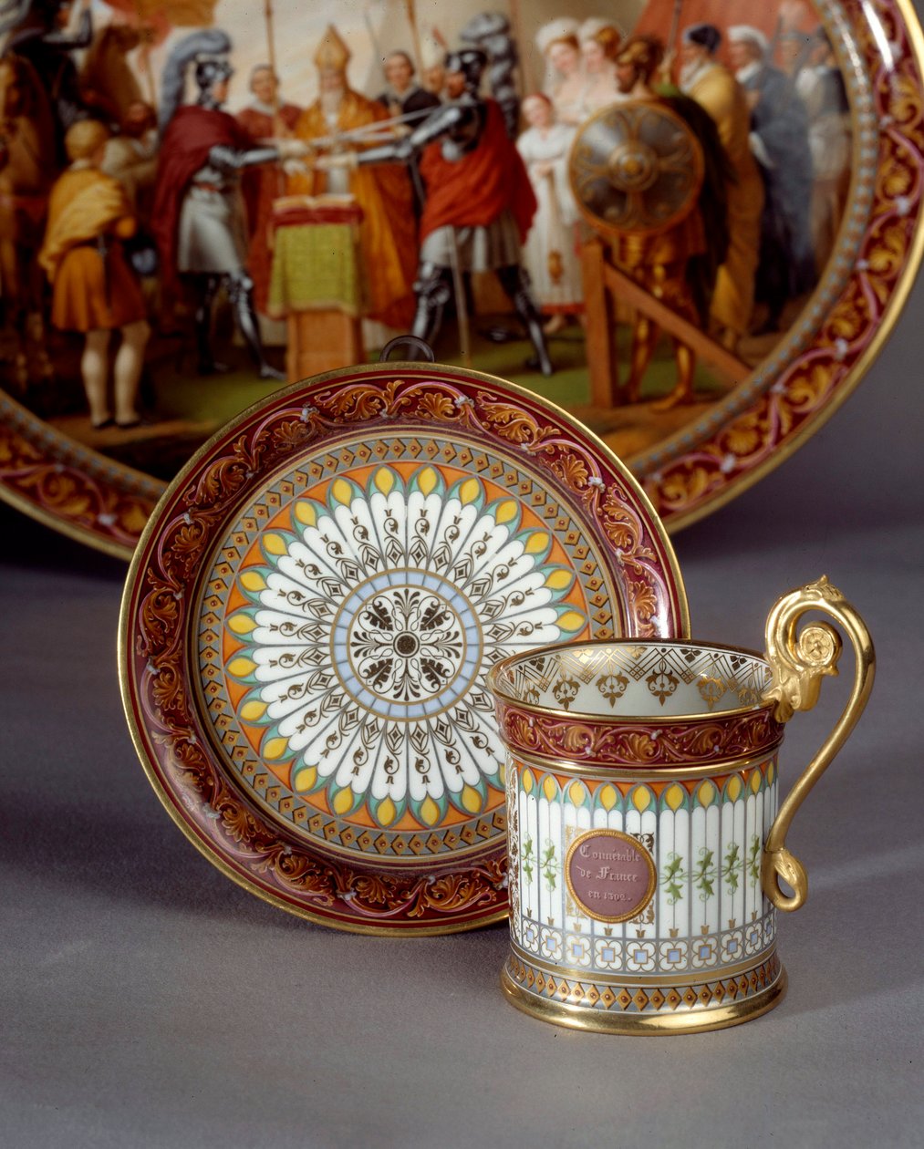 Suklaasta valmistettu posliinikuppi ja lautanen tarjoilu. Toteuttanut Etienne Charles Leguay (1762-1846) 1835 Sevres, posliinitehdas tekijältä Etienne Charles Leguay