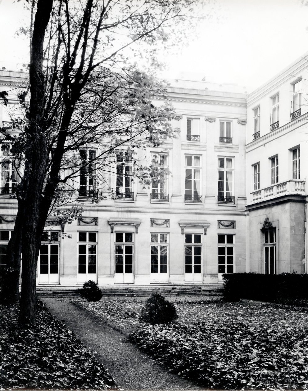 Maison Alexandre, julkisivu puutarhassa (16, rue de la ville l
