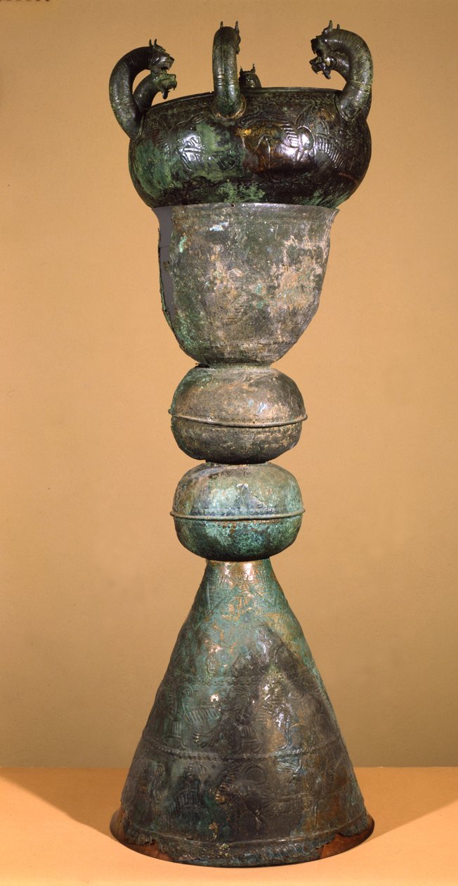 Cerveteristä peräisin oleva eläinpäitä sisältävä kattila (pronssi) tekijältä Etruscan