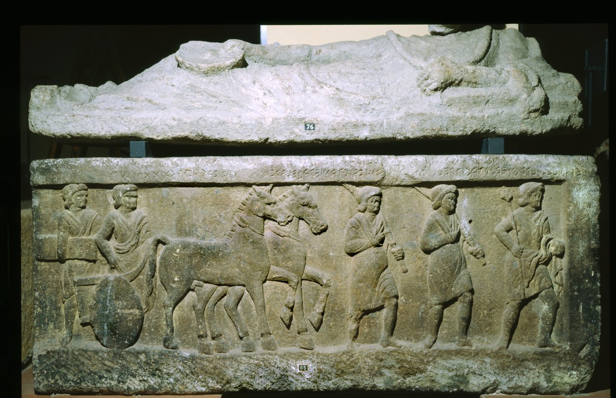 Sarkofagi Banditaccian nekropolista, Cerveteri, Italia (kalkkikivi). tekijältä Etruscan