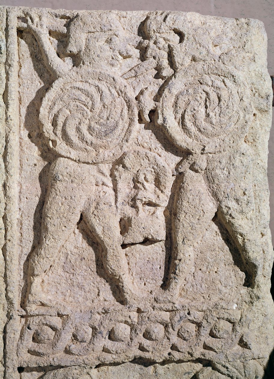 Yksityiskohta hautakivestä, jossa on kaksi soturia kivi tekijältä Etruscan