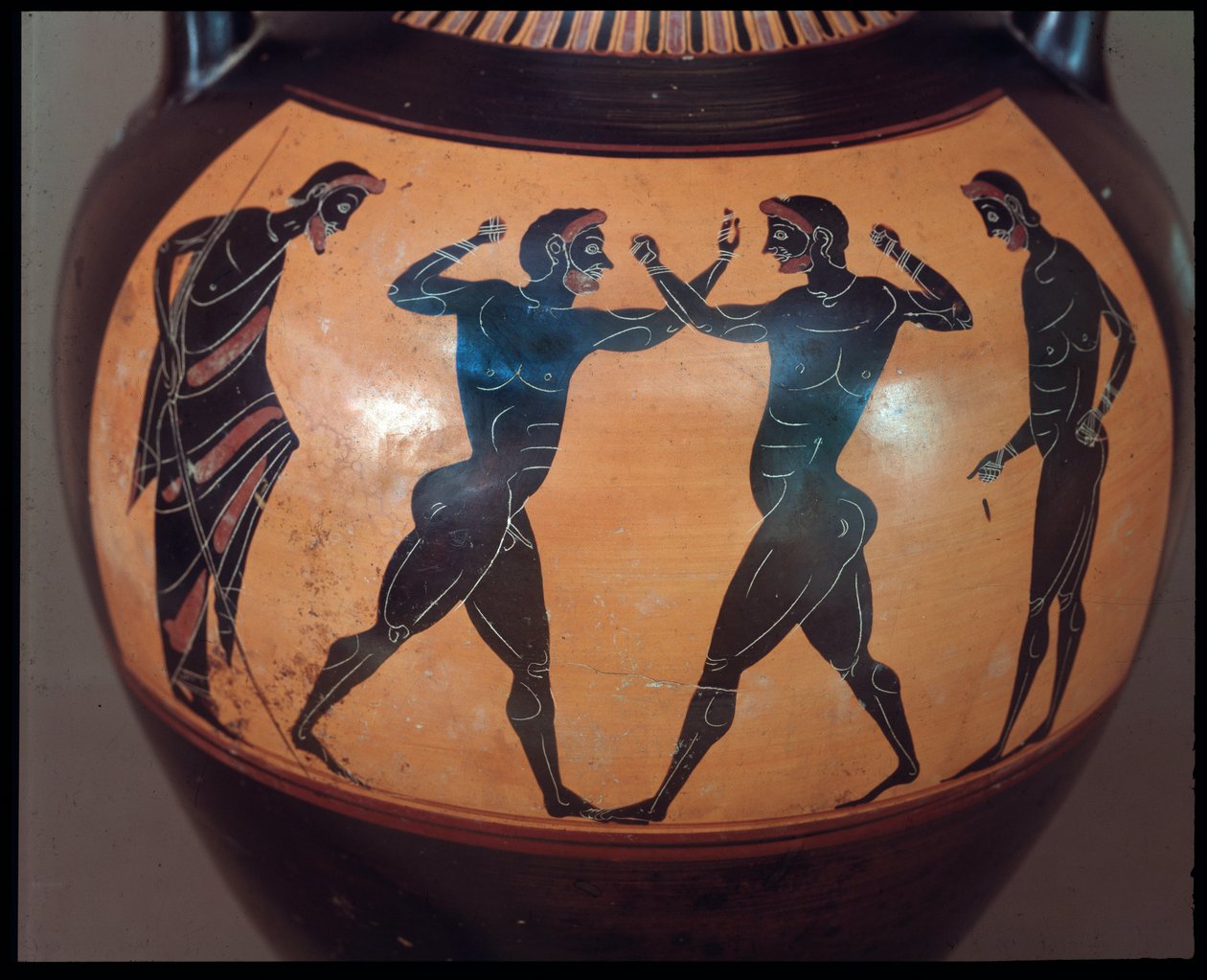 Etruskien sivilisaatio: Terracotta amphora decoree d"une scene de pugilat, yksityiskohta 550-500 eKr. Soturin haudasta Vulcissa, Italiassa tekijältä Etruscan