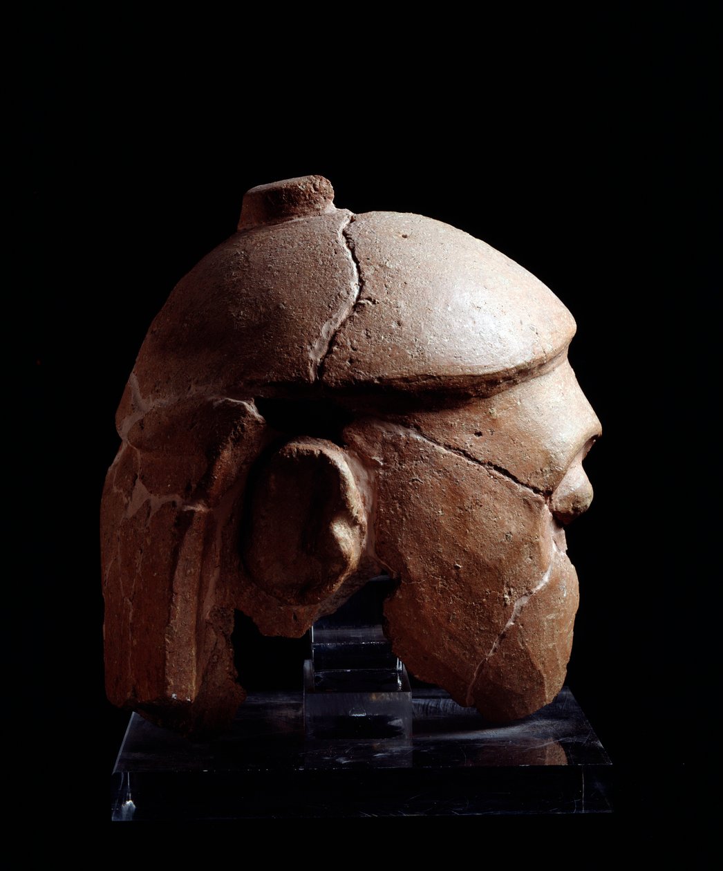 Etruskien sivilisaatio: Antenanti-ryhmän kaskipää terrakottassa Murlosta, Poggio Civitate, Italia - 580-570 eaa. tekijältä Etruscan