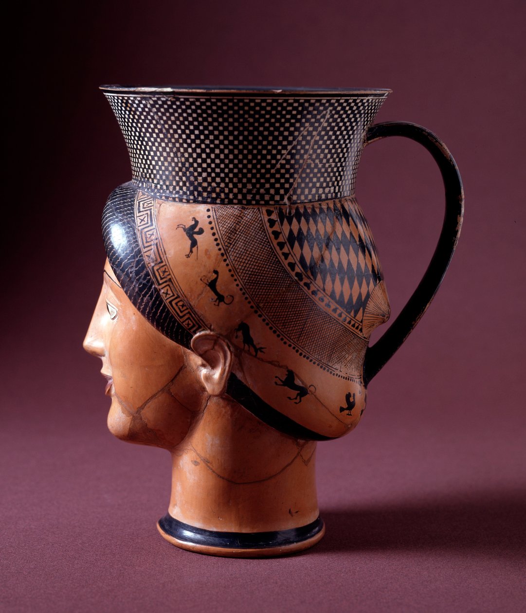 Etruskien sivilisaatio: savimaljakko tekijältä Etruscan