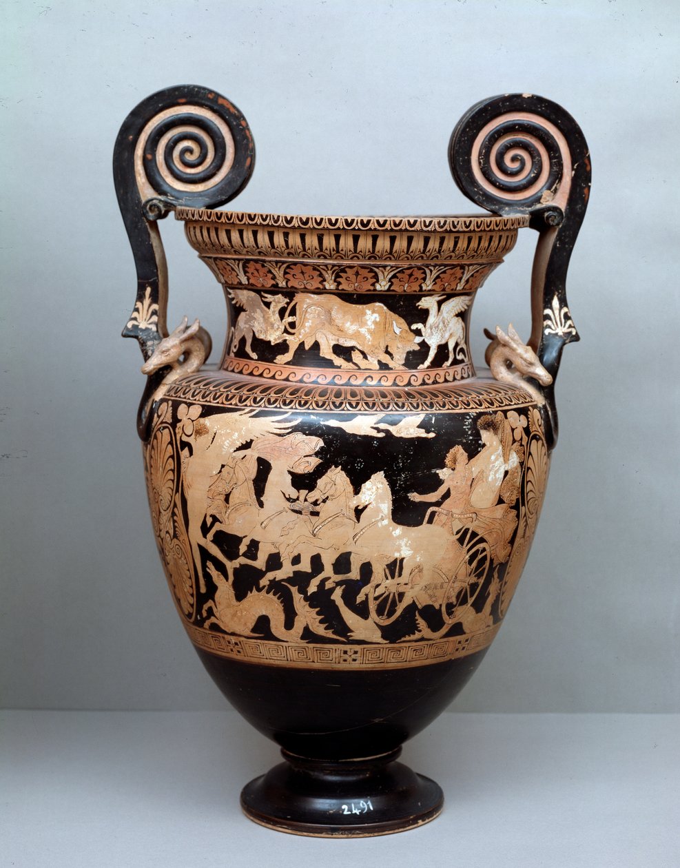 Etruskien sivilisaatio: terrakottakraatteri, jonka voluutit edustavat Auroraa hänen vaunuissaan, 360-340 eKr., Cerveteristä, Italiasta tekijältä Etruscan